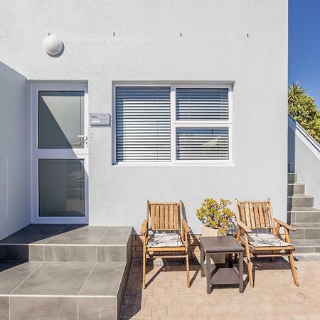 Southeaster Apartment Bloubergstrand Bagian luar foto