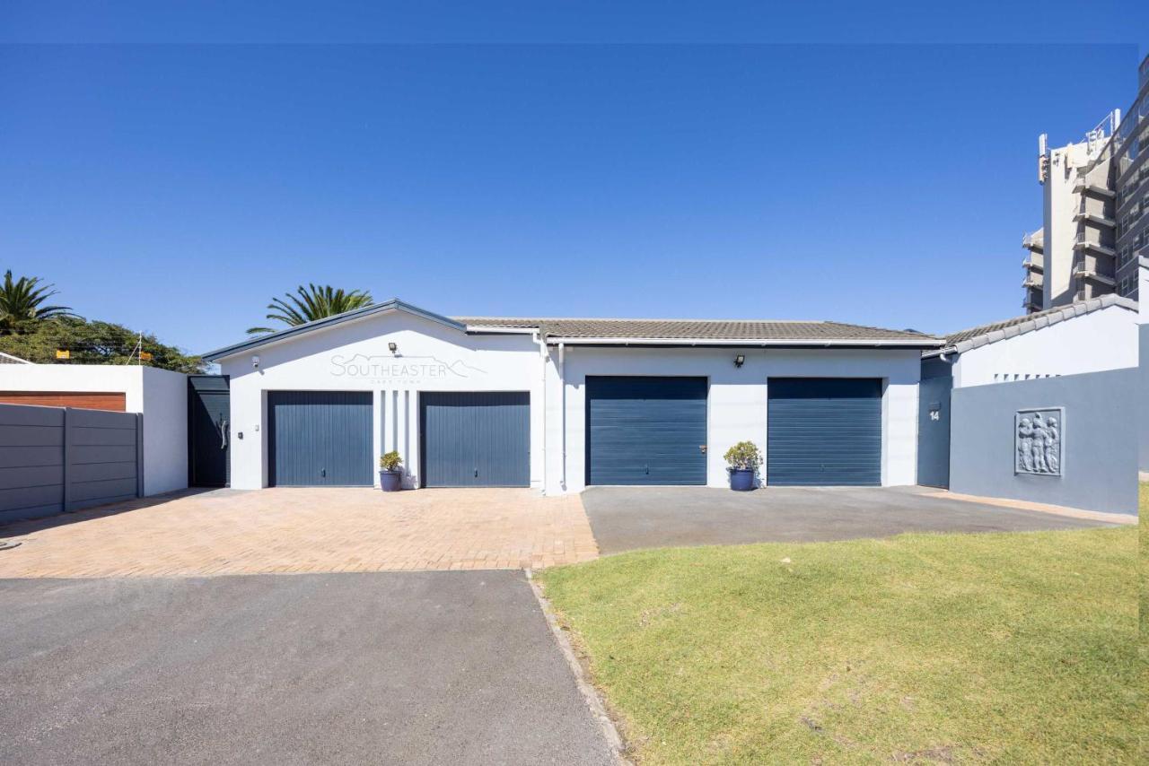 Southeaster Apartment Bloubergstrand Bagian luar foto