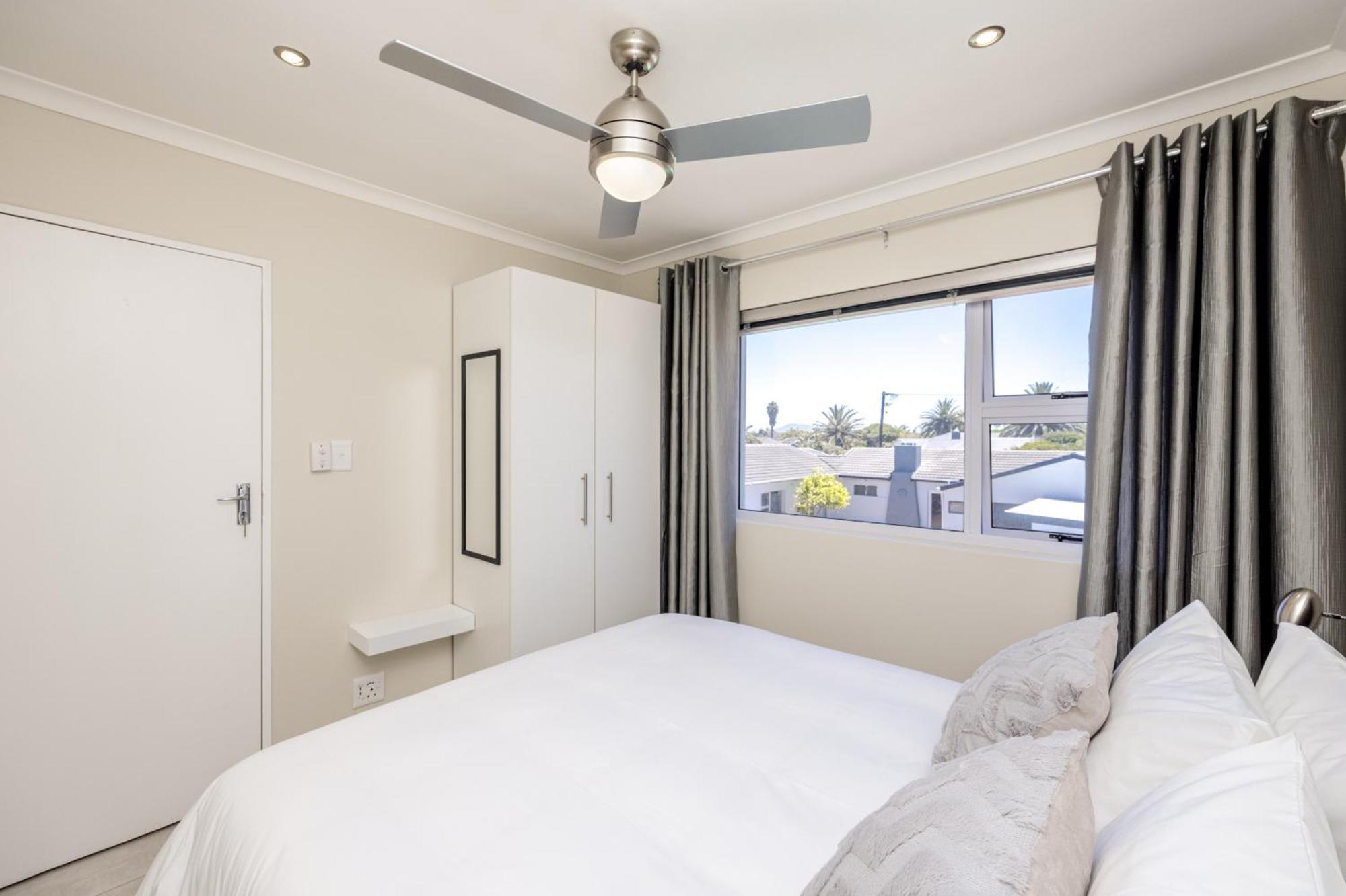 Southeaster Apartment Bloubergstrand Bagian luar foto