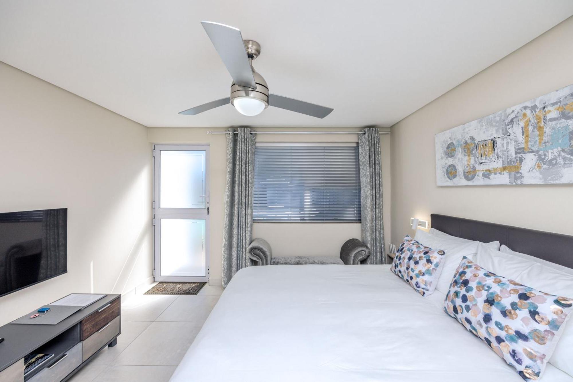 Southeaster Apartment Bloubergstrand Bagian luar foto
